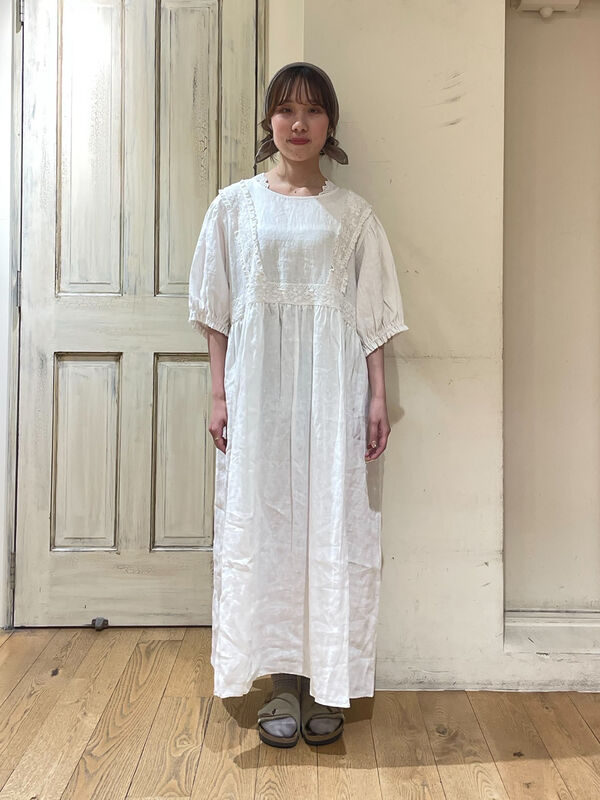 新品 SamansaMos2 立川限定 リネンウエスト切替レースワンピース 立川限定】リネンエプロンワンピース（オフホワイト/ブラック
