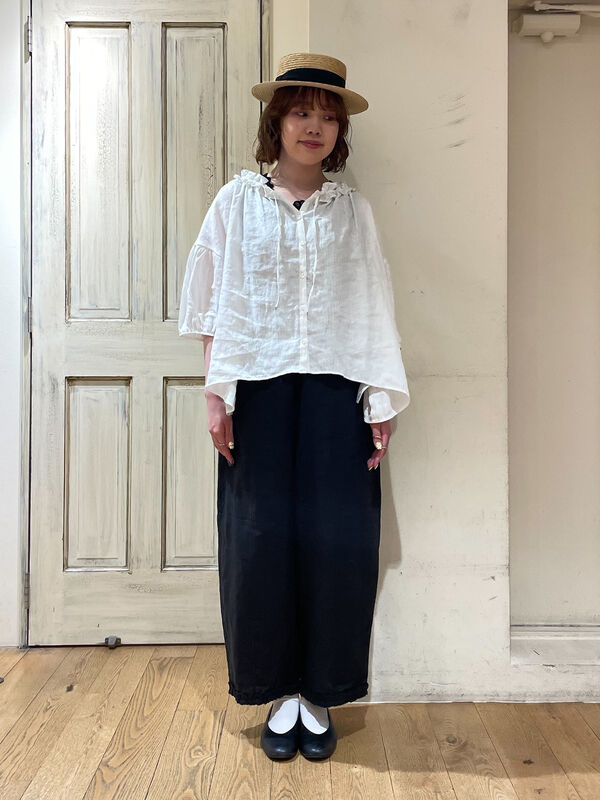 立川限定】リネン裾フリルパンツ（オフホワイト