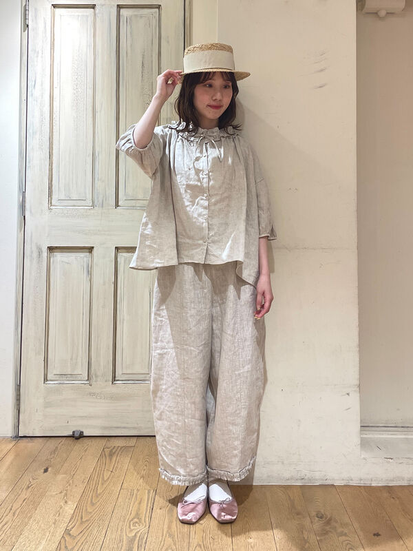 立川限定】リネン裾フリルパンツ（オフホワイト