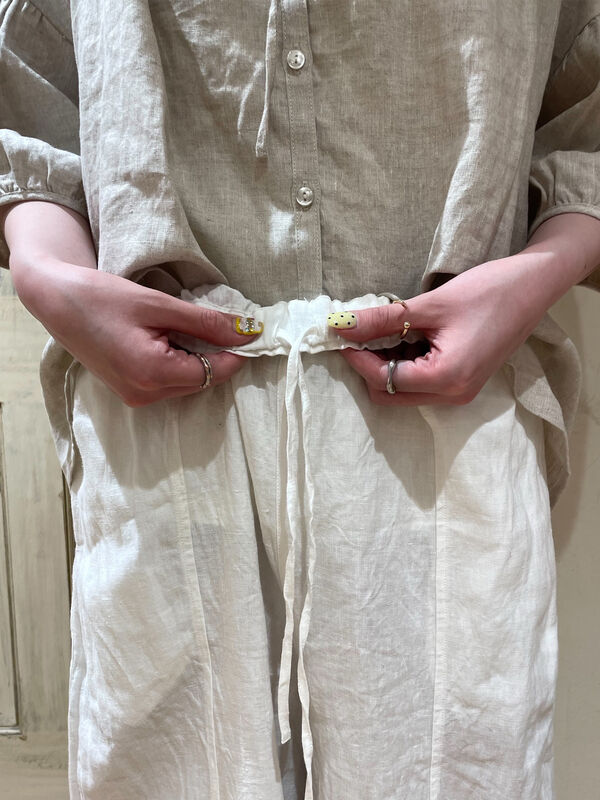 立川限定】リネン裾フリルパンツ（オフホワイト