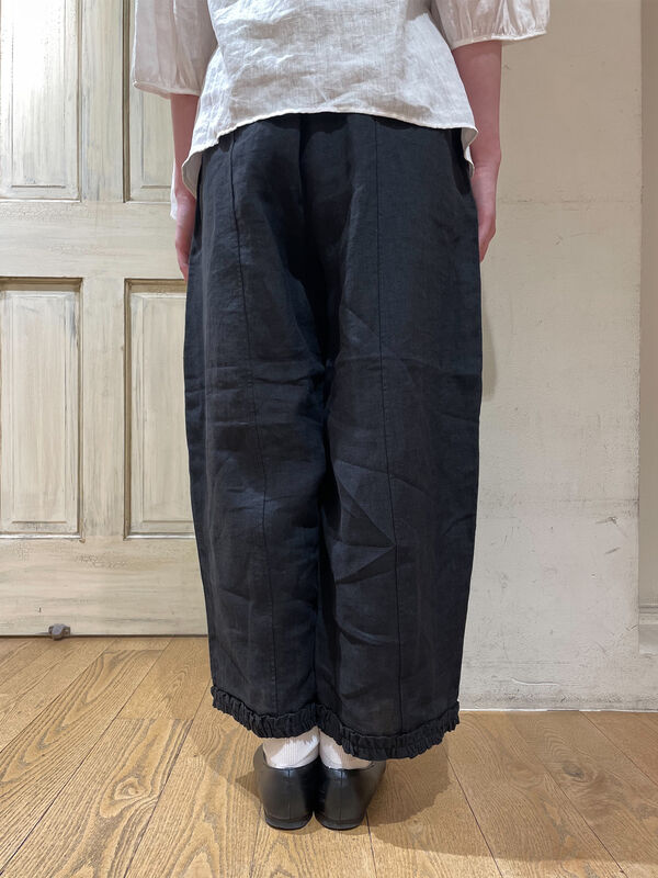立川限定】リネン裾フリルパンツ（オフホワイト