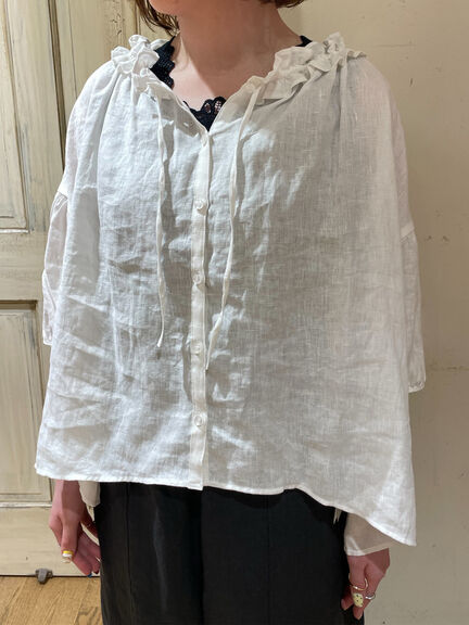 【立川限定】リネン前開きフリルブラウス（オフホワイト/ブラック/サックスブルー/キナリ）｜Samansa Mos2（サマンサ モスモス）通販