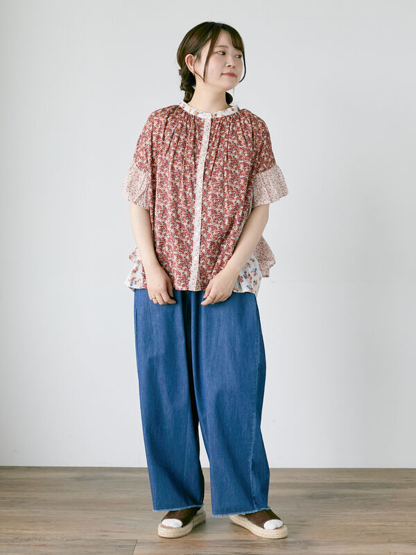 ✨タグ付き✨近年 マドモアゼルノンノン ブラウス フリル 刺繍 花柄 総柄 40 ✨タグ付き✨近年 マドモアゼルノンノン ブラウス フリル 刺繍 花柄 総