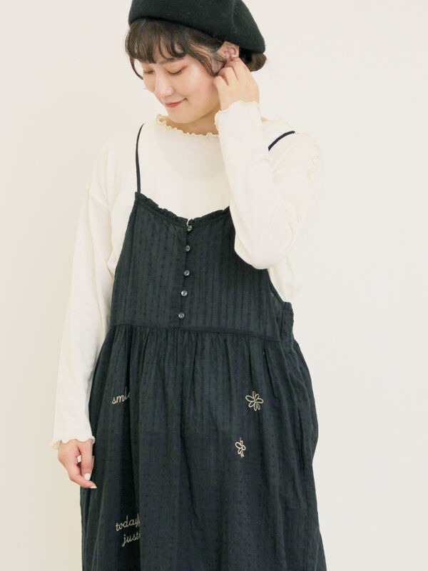 セール】 ランダム刺繍入りワンピース（ブラック/ボルドー/グリーン