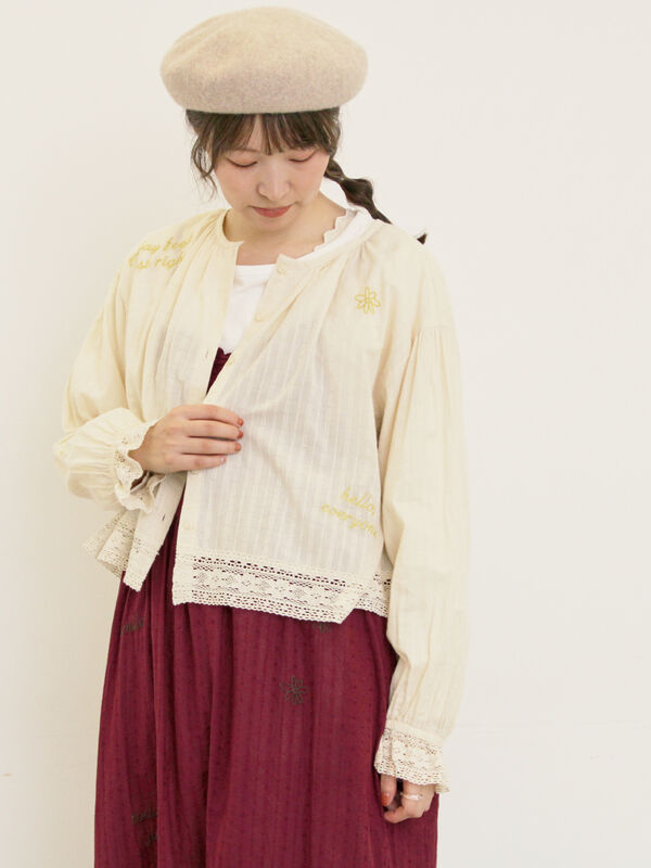 セール】 ランダム刺繍入りブラウス（ブラック/ボルドー/グリーン