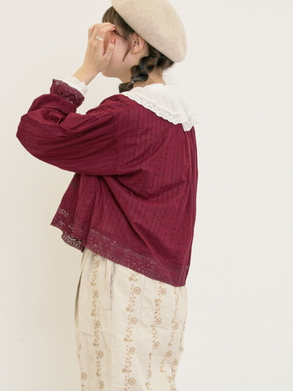 セール】 ランダム刺繍入りブラウス（ブラック/ボルドー/グリーン