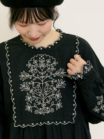 【S/Mサイズ】配色刺繍ワンピース（グレー/ブラック/レッド/キナリ）｜Samansa Mos2（サマンサ モスモス）通販