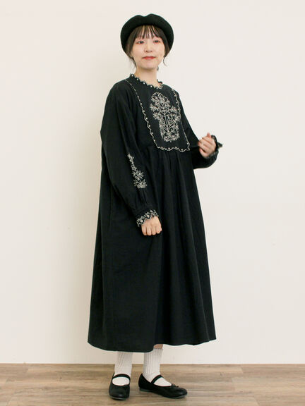 【S/Mサイズ】配色刺繍ワンピース（グレー/ブラック/レッド/キナリ）｜Samansa Mos2（サマンサ モスモス）通販