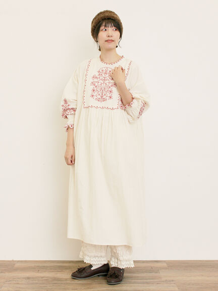 【S/Mサイズ】配色刺繍ワンピース（グレー/ブラック/レッド/キナリ）｜Samansa Mos2（サマンサ モスモス）通販