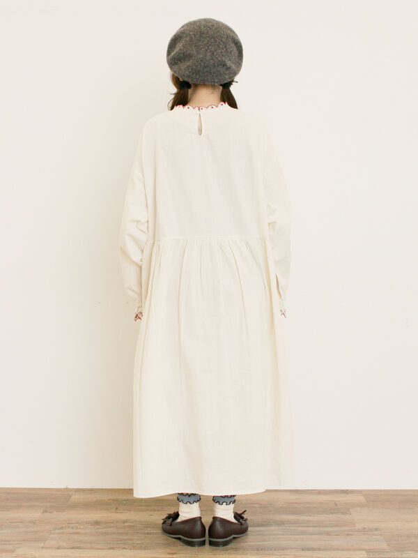 S/Mサイズ】配色刺繍ワンピース（グレー/ブラック/レッド/キナリ