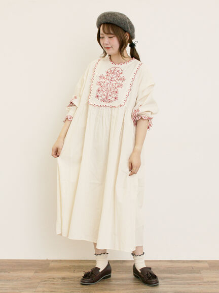 【S/Mサイズ】配色刺繍ワンピース（グレー/ブラック/レッド/キナリ）｜Samansa Mos2（サマンサ モスモス）通販