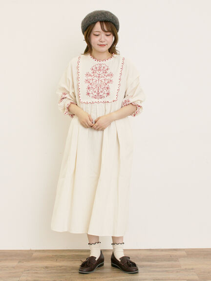 【S/Mサイズ】配色刺繍ワンピース（グレー/ブラック/レッド/キナリ）｜Samansa Mos2（サマンサ モスモス）通販