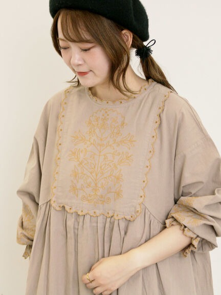 【S/Mサイズ】配色刺繍ワンピース（グレー/ブラック/レッド/キナリ）｜Samansa Mos2（サマンサ モスモス）通販