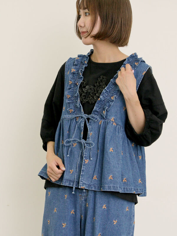 セール】 刺繍デニムベスト（ブラック/ブルー/ネイビー/アウター