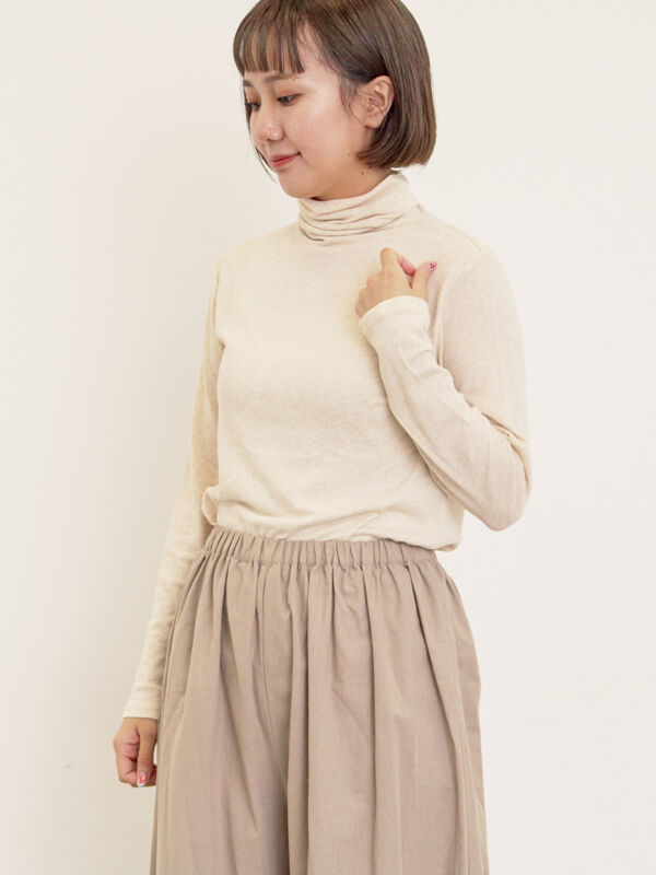 【吸湿発熱】ベア天無地タートルネックインナー（キナリ）｜Samansa Mos2（サマンサ モスモス）通販