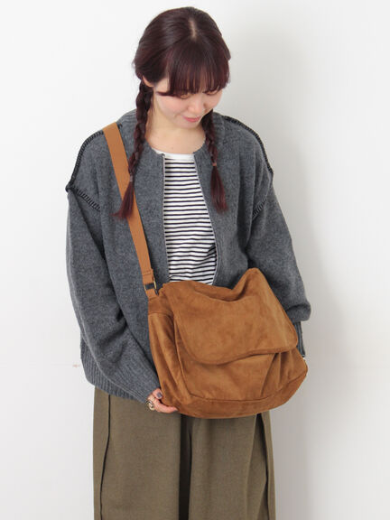 スウェードライクメッセンジャーバッグ（ベージュ/ブラウン）｜Samansa Mos2（サマンサ モスモス）通販