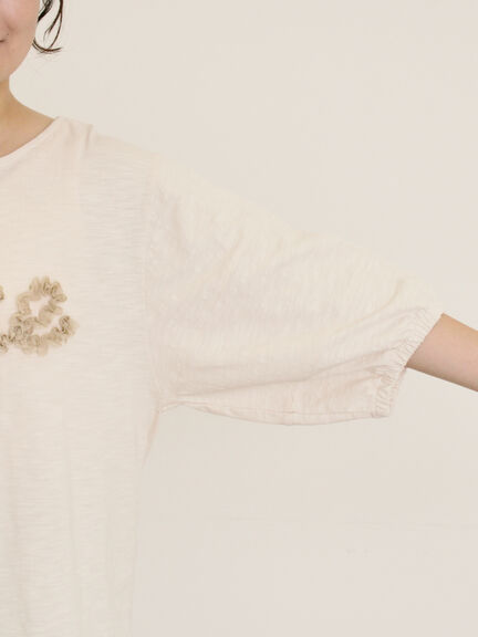 【接触冷感】レースコード刺繍パフスリーブTシャツ（ブラック/ベージュ/キナリ）｜Samansa Mos2（サマンサ モスモス）通販