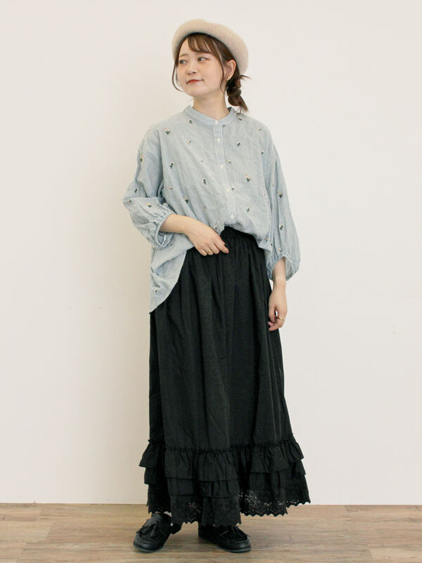 セール】 ストライプ総花柄刺繍バンドカラーシャツ（レッド/グリーン