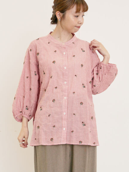 ストライプ総花柄刺繍バンドカラーシャツ（レッド/グリーン/ブルー/パープル）｜Samansa Mos2（サマンサ モスモス）通販