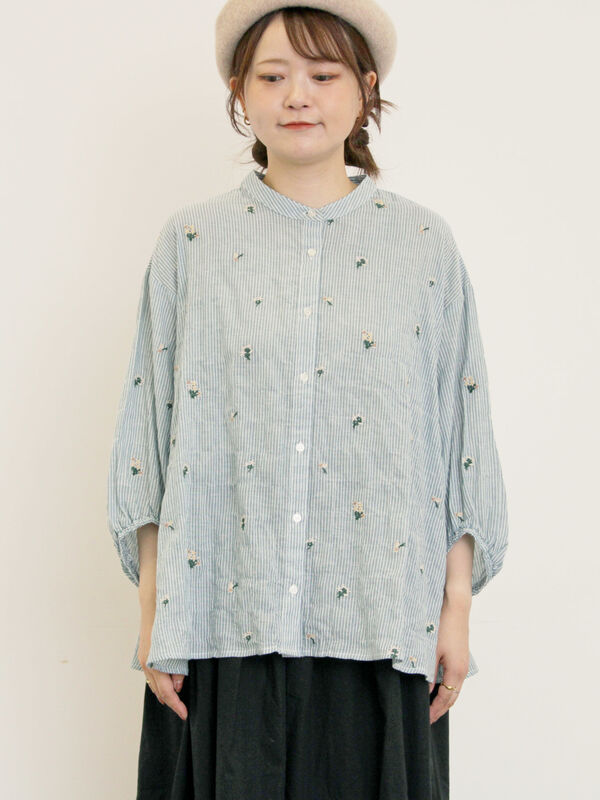 セール】 ストライプ総花柄刺繍バンドカラーシャツ（レッド/グリーン