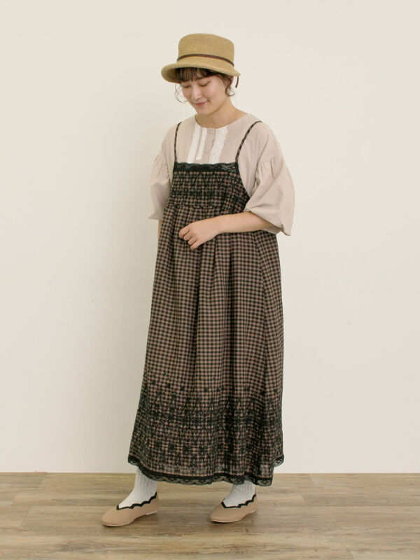 WEB限定】胸元レースワンピース（ベージュ/ブルー/ワンピース