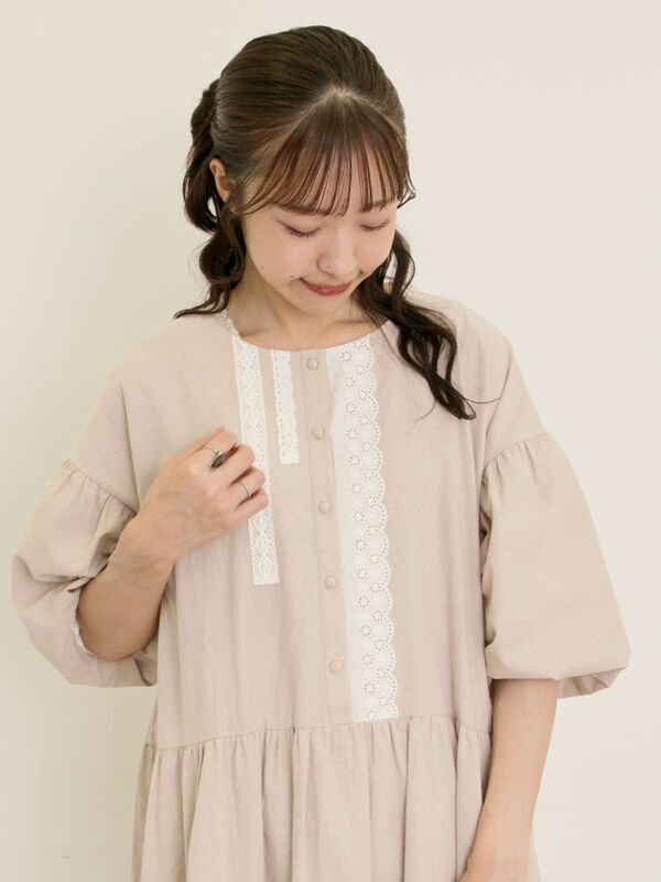 ＊　新品　サマンサモスモス　SM2   胸元レースワンピース　＊ WEB限定】胸元レースワンピース（ベージュ/ブルー/ワンピース