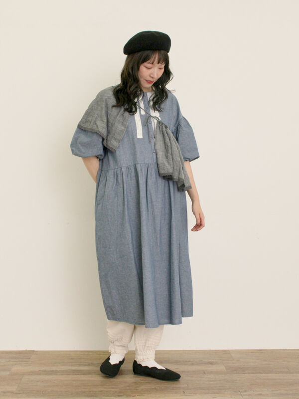 WEB限定】胸元レースワンピース（ベージュ/ブルー/ワンピース