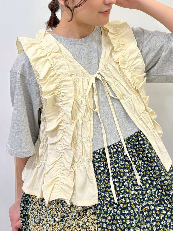 セール】 シャーリングフリルベスト（ブラック/カーキ/キナリ/アウター