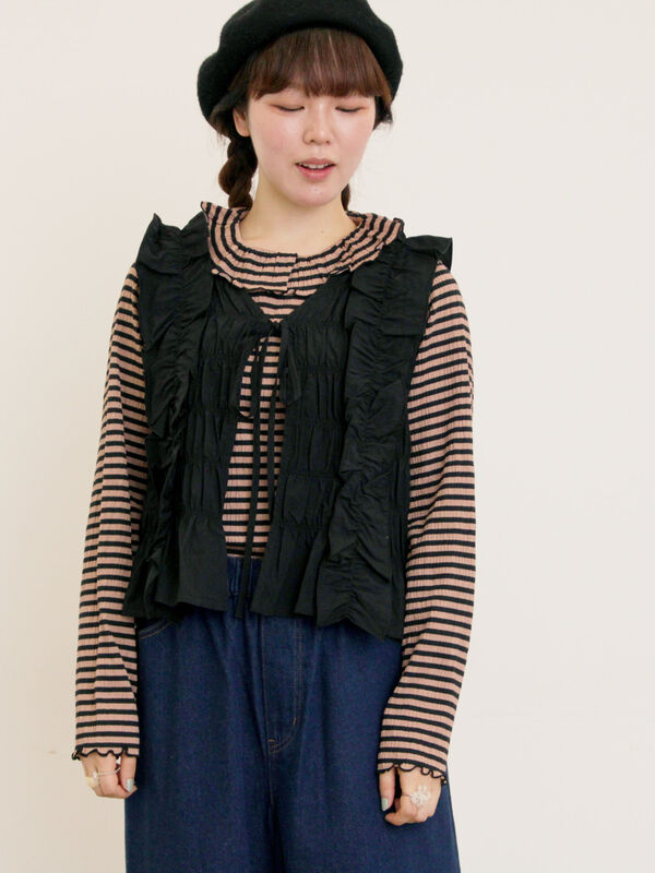 セール】 シャーリングフリルベスト（ブラック/カーキ/キナリ/アウター