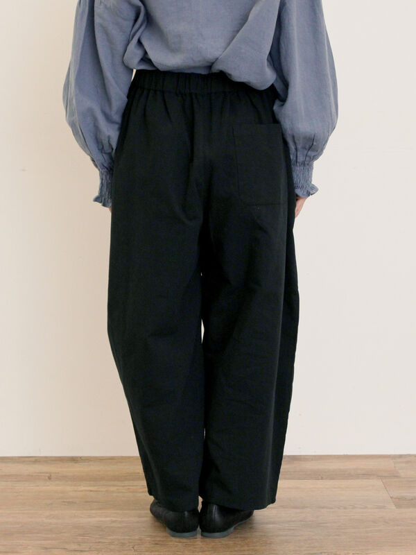 セール】 【M/Lサイズ】ボックスタックパンツ（ブラック/ベージュ