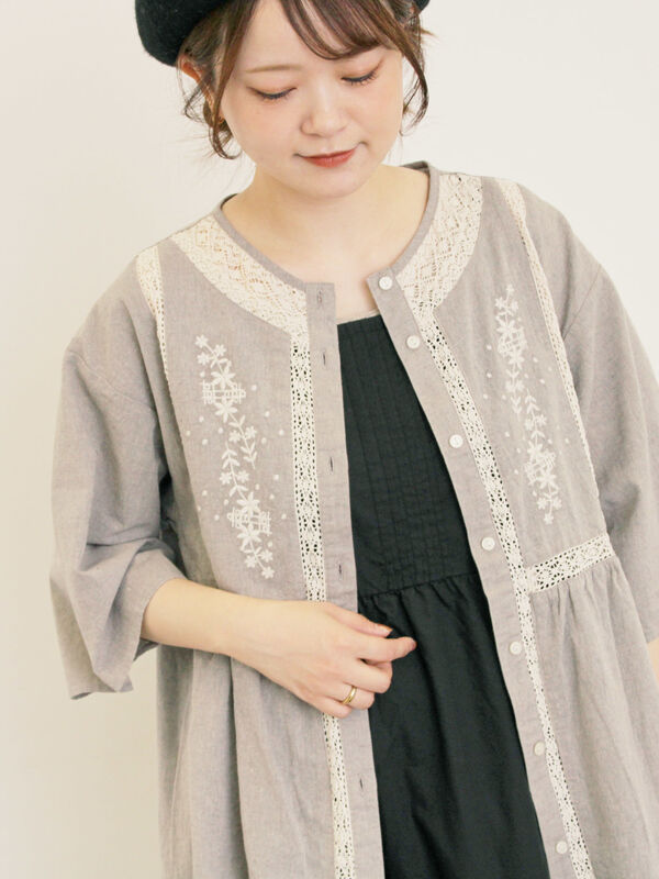 花刺繍切替えブラウス（グレー）｜Samansa Mos2（サマンサ モスモス）通販