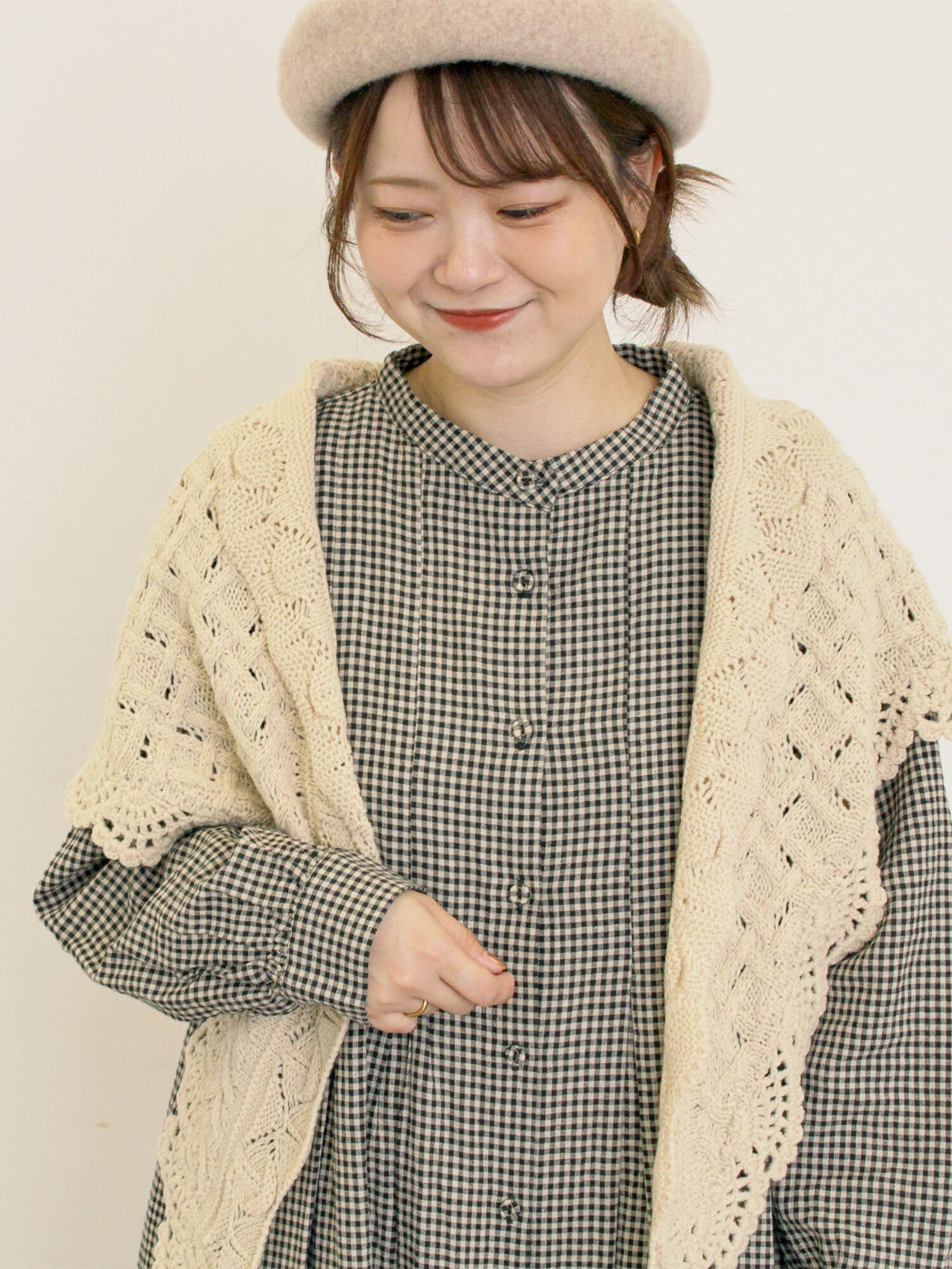 Samansa Mos2 トライアングルニットストール　ベージュ セール】 トライアングルニットストール（ベージュ/アクセサリー