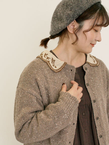 【マカベアリス×Samansa Mos2】刺繍カーディガン（チャコールグレー/ベージュ/モカ）｜Samansa Mos2（サマンサ モスモス）通販