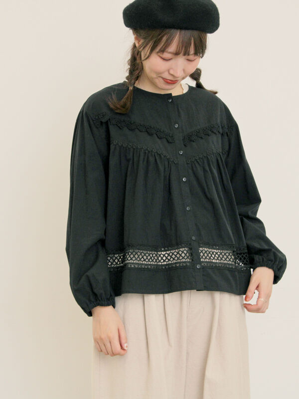セール】 V切替レース前開きブラウス（オフホワイト/ブラック/キナリ