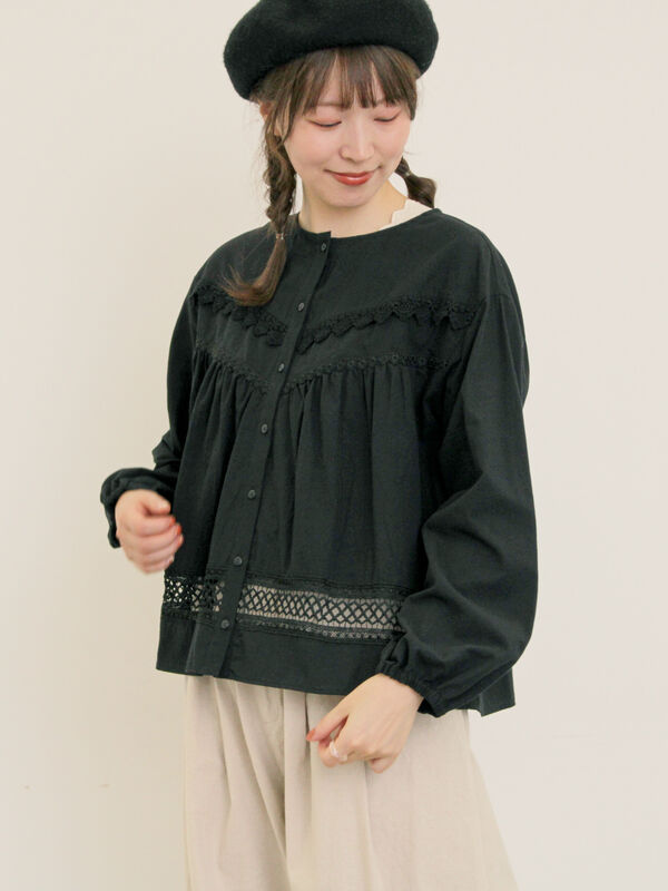 セール】 V切替レース前開きブラウス（オフホワイト/ブラック/キナリ