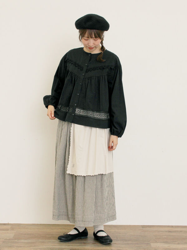 新品未使用 キャンレース切り替えブラウス セール】 V切替レース前開きブラウス（オフホワイト/ブラック