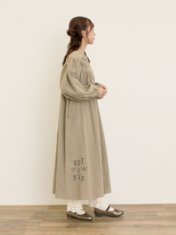 セール】 【マカベアリス×Samansa Mos2】刺繍ワンピース《S/Mサイズ