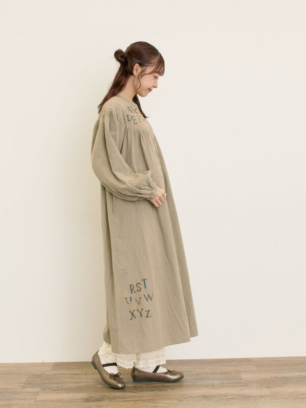 セール】 【マカベアリス×Samansa Mos2】刺繍ワンピース《S/Mサイズ