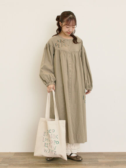 【マカベアリス×Samansa Mos2】刺繍ワンピース《S/Mサイズ》（ベージュ/ダークブラウン/ブルー）｜Samansa Mos2（サマンサ モスモス）通販