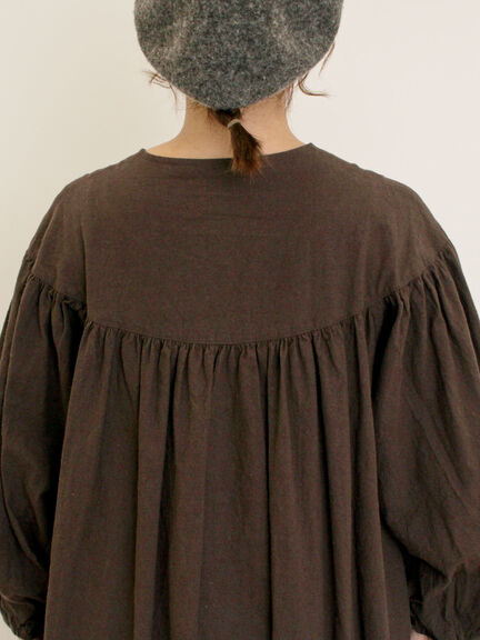 【マカベアリス×Samansa Mos2】刺繍ワンピース《S/Mサイズ》（ベージュ/ダークブラウン/ブルー）｜Samansa Mos2（サマンサ モスモス）通販