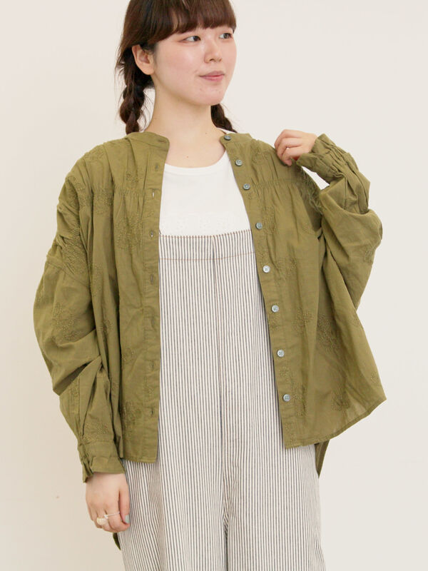 ハンドステッチ風花柄シャーリングブラウス（グリーン）｜Samansa Mos2（サマンサ モスモス）通販