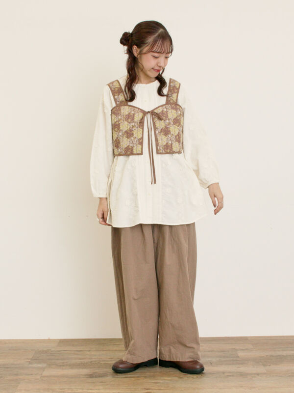 セール】 3D刺繍クルーネックチュニック（オフホワイト/ブラック