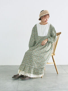 セール】 【WEB限定】胸元配色花柄ワンピース（チャコールグレー
