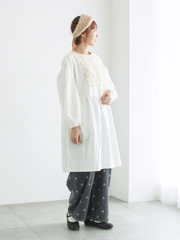 WEB限定】胸元レース貼りチュニック（ブラック/キナリ/トップス/シャツ