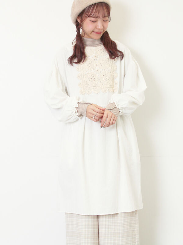 WEB限定】胸元レース貼りチュニック（ブラック/キナリ/トップス/シャツ