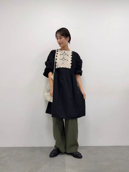 【WEB限定】胸元レース貼りチュニック（ブラック/キナリ）｜Samansa Mos2（サマンサ モスモス）通販