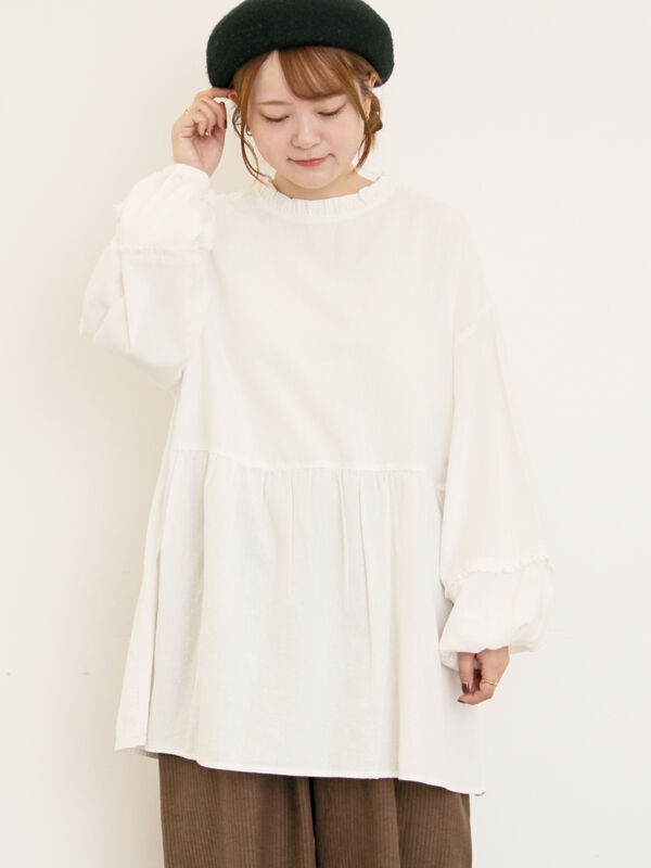 セール】 前後2WAY襟フリルチュニック（オフホワイト/チャコールグレー