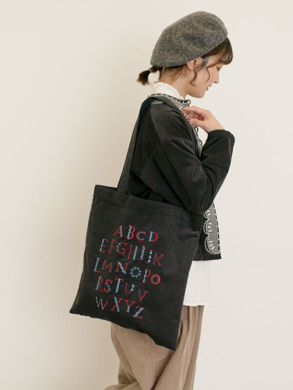 セール】 【マカベアリス×Samansa Mos2】刺繍トートバッグ（ブラック