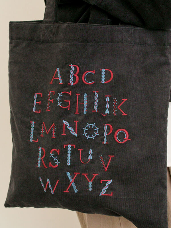 セール】 【マカベアリス×Samansa Mos2】刺繍トートバッグ（ブラック