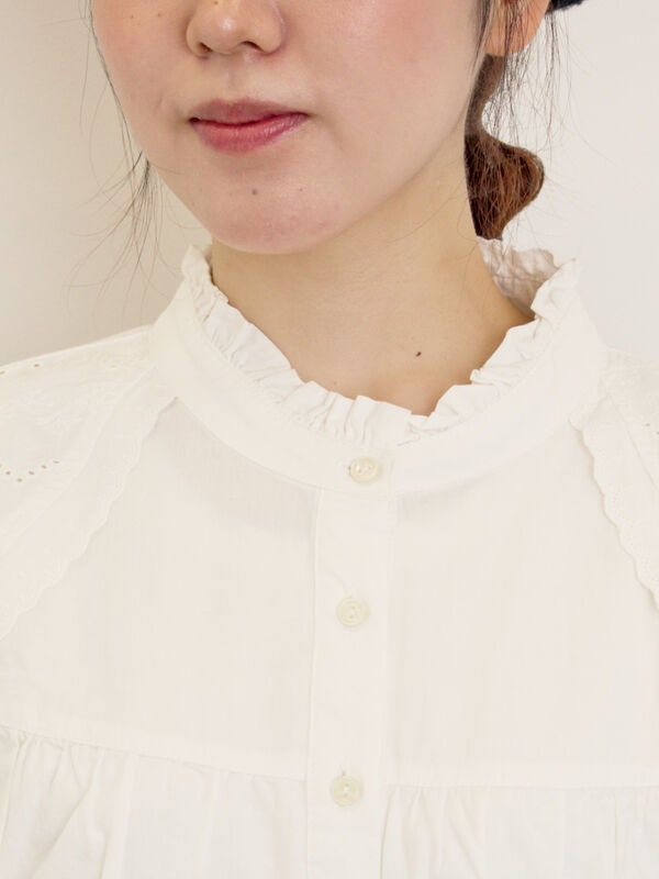 セール】 ボレロ風刺繍ブラウス（オフホワイト/ブラック/モカ/トップス